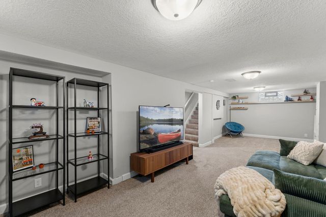 5353 40th Avenue S, Minneapolis, MN 55417