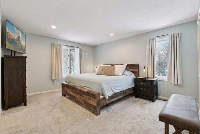 16120 Rosemary Lane, Minnetonka, MN 55391