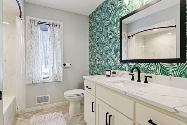 16120 Rosemary Lane, Minnetonka, MN 55391