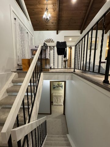 16120 Rosemary Lane, Minnetonka, MN 55391