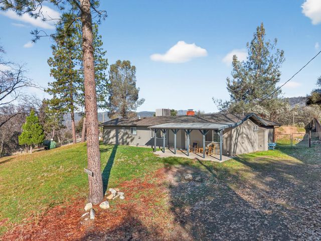 41987 Crass Drive, Oakhurst, CA 93644