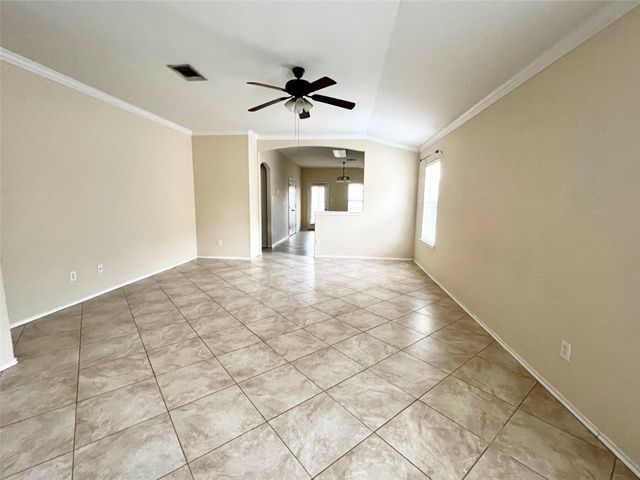 2428 Green Meadows LN, Buda, TX 78610