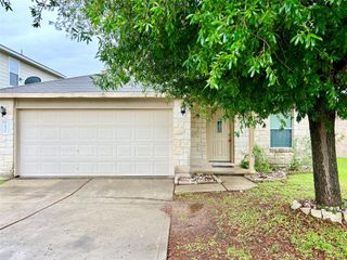 2428 Green Meadows LN, Buda, TX 78610