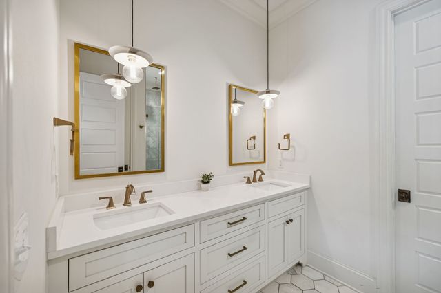 1226 Martin St Unit 2, Nashville, TN 37203