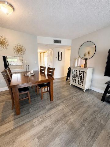 8345 Sunrise Lakes Boulevard 203, Sunrise, FL 33322