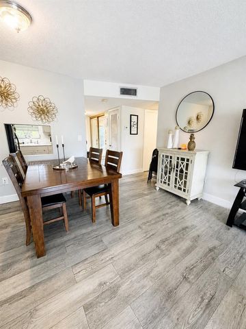 8345 Sunrise Lakes Boulevard 203, Sunrise, FL 33322