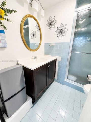 8345 Sunrise Lakes Boulevard 203, Sunrise, FL 33322