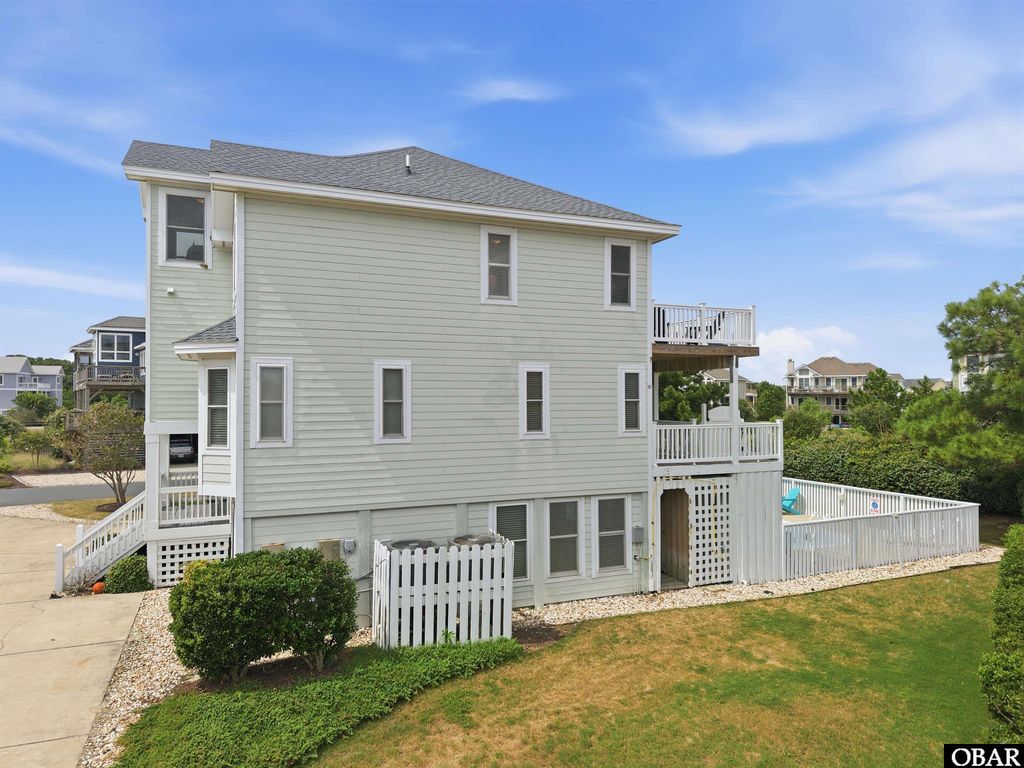 Image 10 of property listing at 1253 Windjammer Court, Corolla, NC 27927