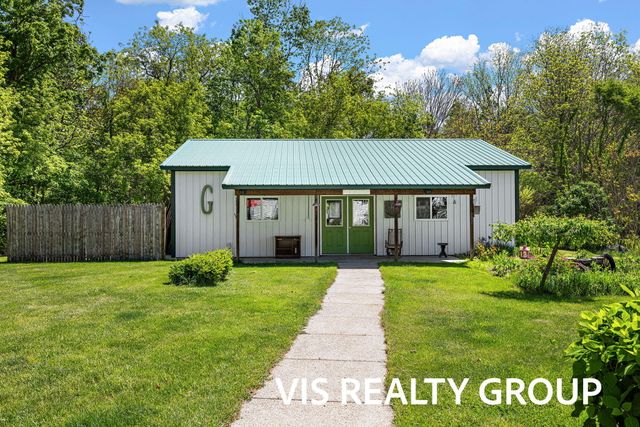 3266 S Slocum Road, Ravenna, MI 49451