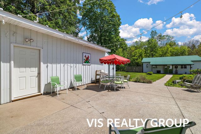 3266 S Slocum Road, Ravenna, MI 49451