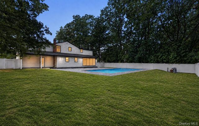 71 Wichard Boulevard, Commack, NY 11725