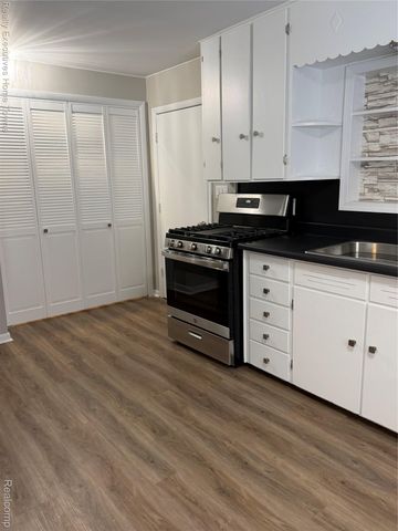 2525 19th Avenue, Port Huron, MI 48060