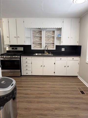 2525 19th Avenue, Port Huron, MI 48060