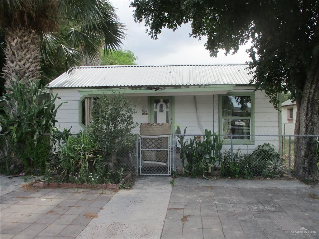 704 E 4th Street, Rio Grande City, TX 78582