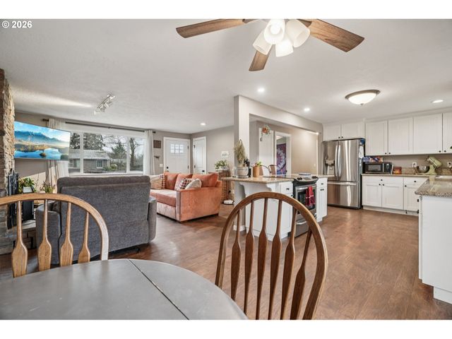 426 Ne HILL St, Sheridan, OR 97378