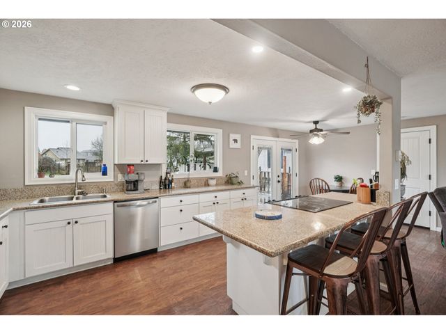 426 Ne HILL St, Sheridan, OR 97378