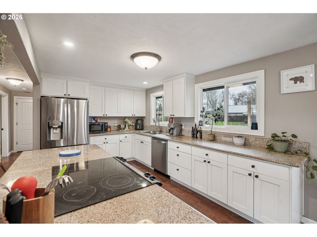 426 Ne HILL St, Sheridan, OR 97378