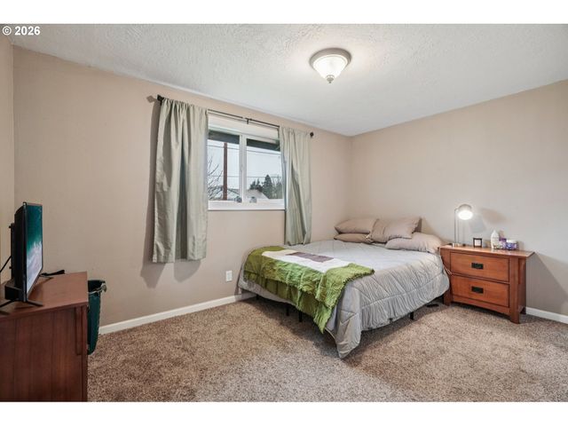 426 Ne HILL St, Sheridan, OR 97378