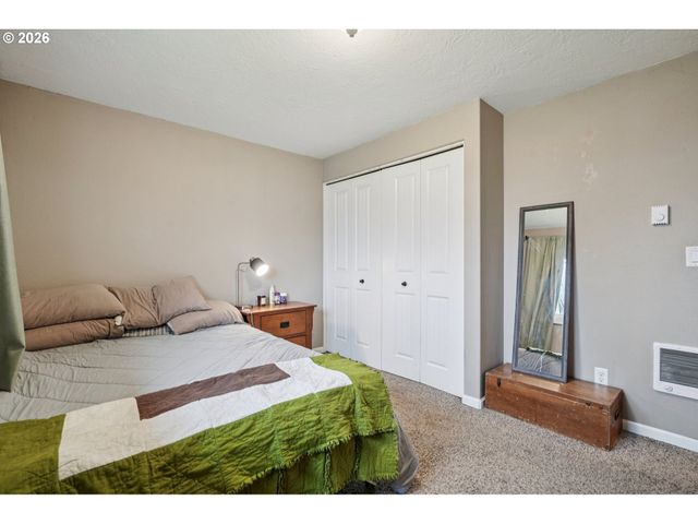 426 Ne HILL St, Sheridan, OR 97378