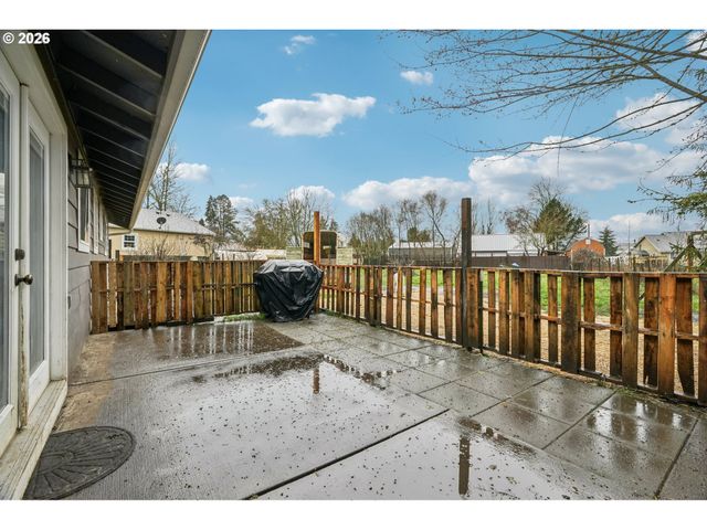 426 Ne HILL St, Sheridan, OR 97378