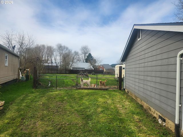 426 Ne HILL St, Sheridan, OR 97378