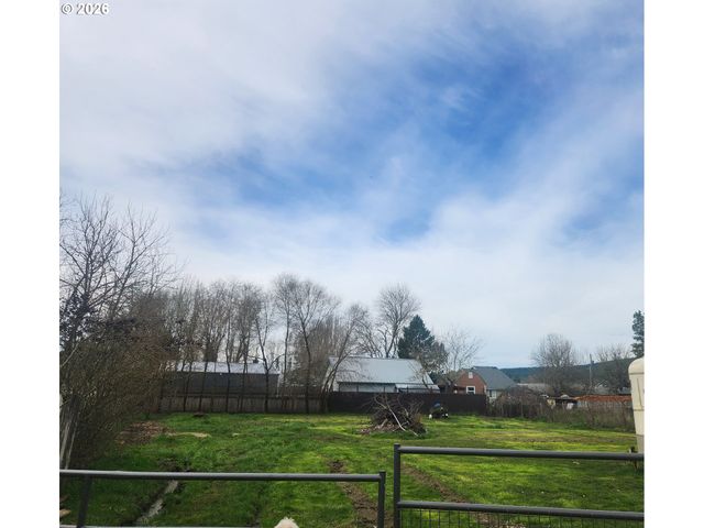 426 Ne HILL St, Sheridan, OR 97378