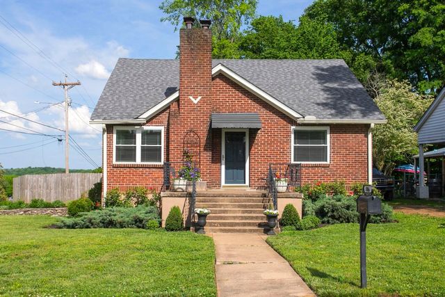 806 Fleming St, Columbia, TN 38401