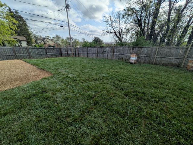 806 Fleming St, Columbia, TN 38401