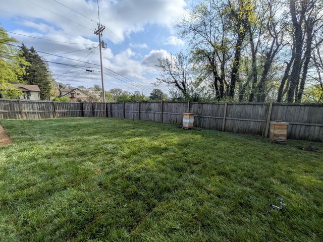 806 Fleming St, Columbia, TN 38401