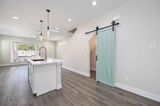 8016 Willow Street C, Houston, TX 77088