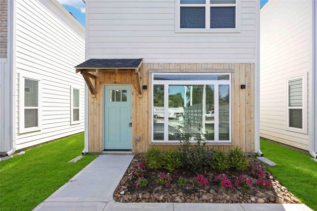 8016 Willow Street C, Houston, TX 77088