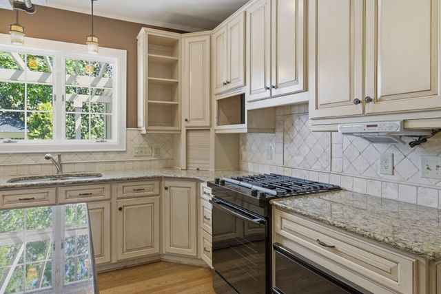 208 Jackson Blvd, Nashville, TN 37205