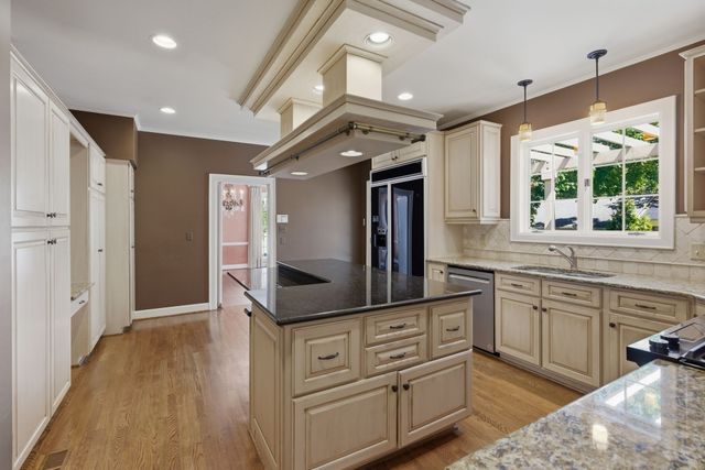 208 Jackson Blvd, Nashville, TN 37205