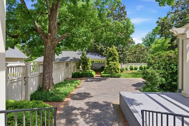 208 Jackson Blvd, Nashville, TN 37205