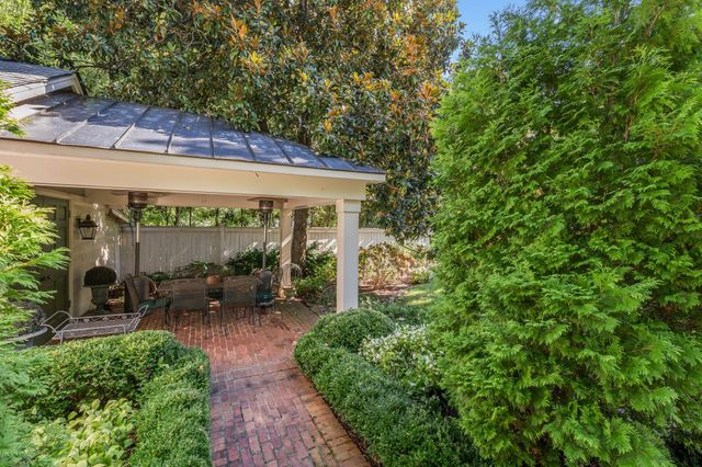 208 Jackson Blvd, Nashville, TN 37205