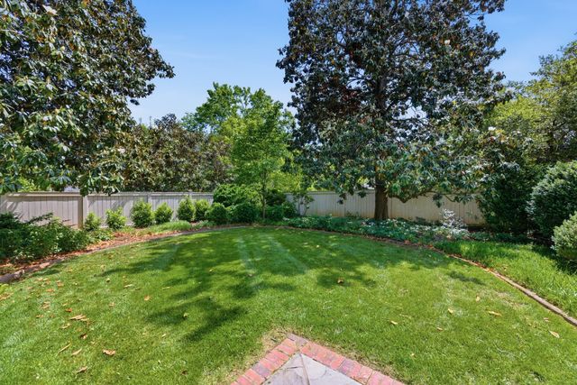 208 Jackson Blvd, Nashville, TN 37205