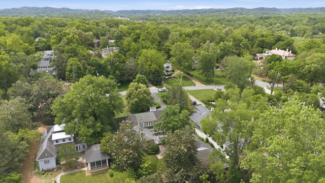 208 Jackson Blvd, Nashville, TN 37205