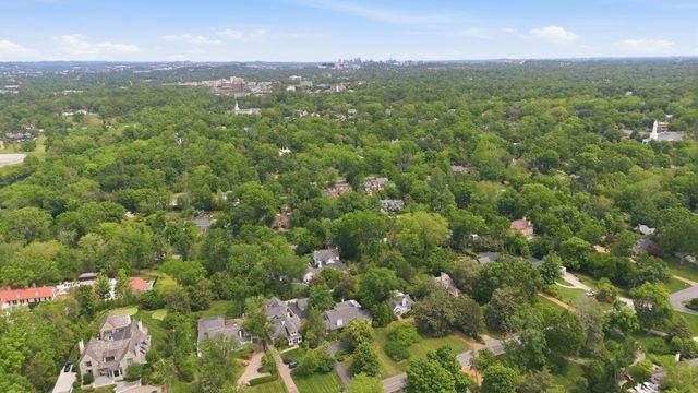 208 Jackson Blvd, Nashville, TN 37205