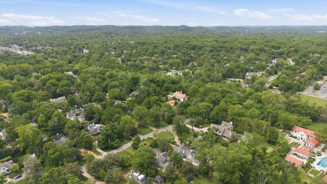 208 Jackson Blvd, Nashville, TN 37205