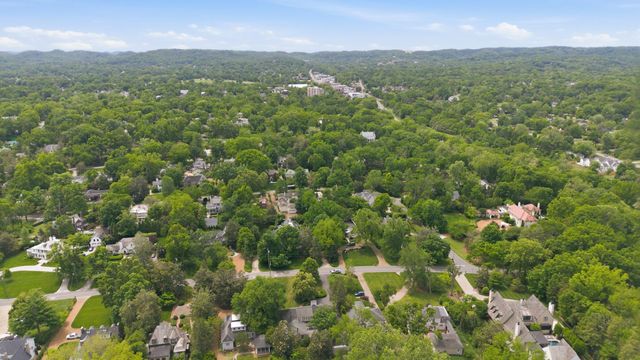 208 Jackson Blvd, Nashville, TN 37205