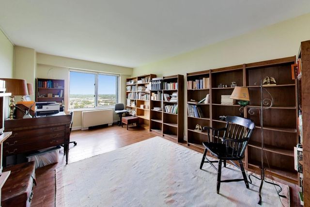 7033 N KEDZIE Avenue 1602, Chicago, IL 60645