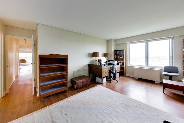 7033 N KEDZIE Avenue 1602, Chicago, IL 60645