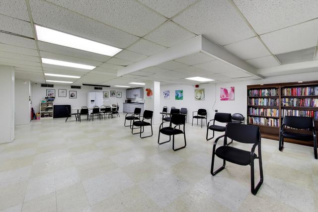 7033 N KEDZIE Avenue 1602, Chicago, IL 60645