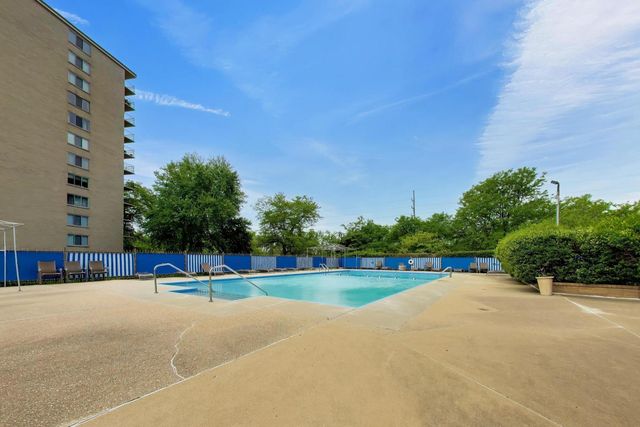 7033 N KEDZIE Avenue 1602, Chicago, IL 60645