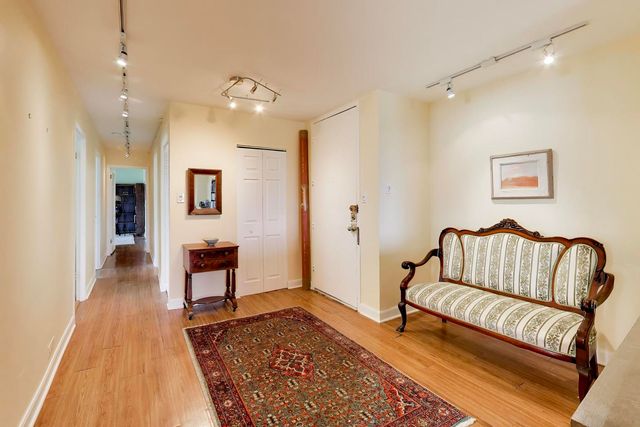7033 N KEDZIE Avenue 1602, Chicago, IL 60645