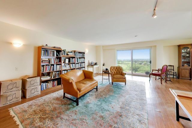 7033 N KEDZIE Avenue 1602, Chicago, IL 60645