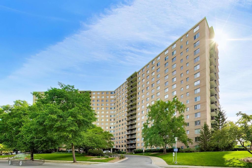 7033 N KEDZIE Avenue 1602, Chicago, IL 60645