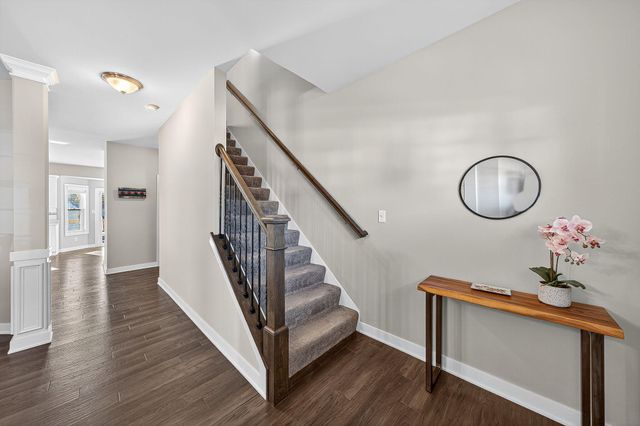 244 Falcon Way, Valparaiso, IN 46385