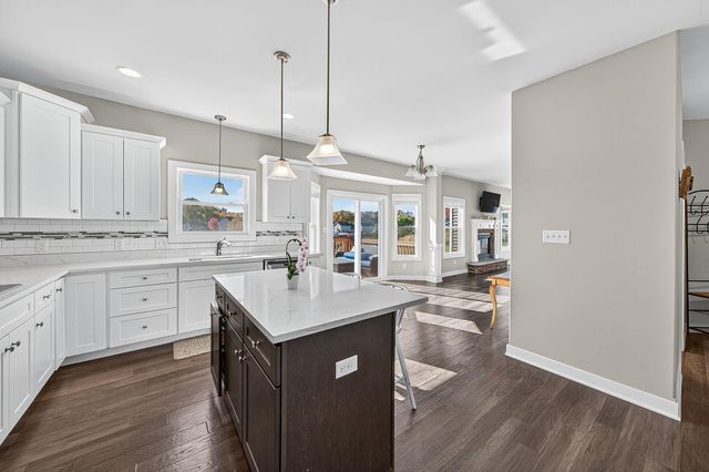 244 Falcon Way, Valparaiso, IN 46385