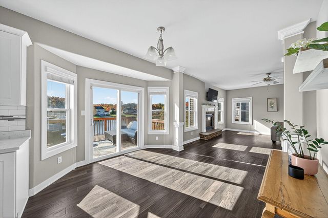 244 Falcon Way, Valparaiso, IN 46385